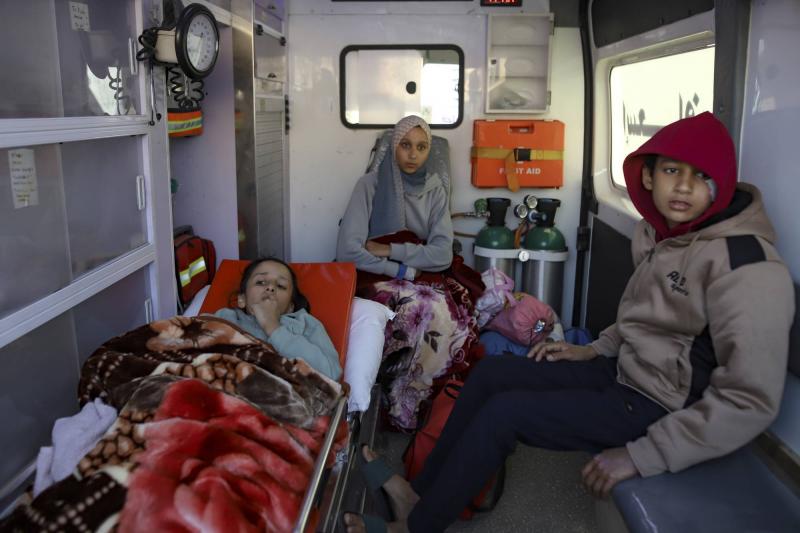 للمرة الأولى منذ ثمانية أشهر.. فتح معبر رفح الحدودي!