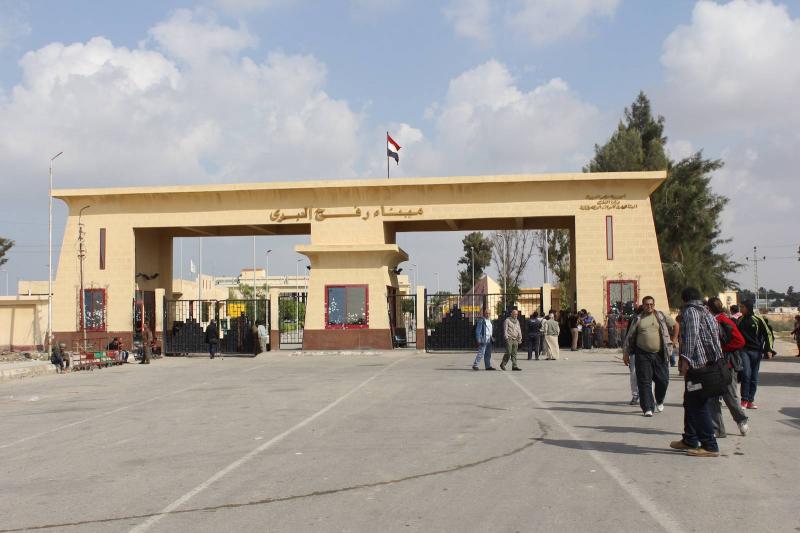 هل السلطة الفلسطينية تستعيد إدارة معبر رفح؟.. مصدر مصري يكشف