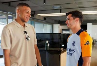 دياز ومبابي يقودان ريال مدريد أمام بريست
