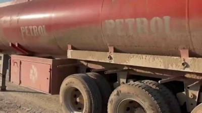 بالفيديو.. نهاية مروّعة لعائلة عراقية اصطدمت سيارتها بصهريج نفط