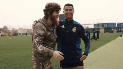 رونالدو يتحدى الملاكم ماجوميدوف في تدريبات النصر (فيديو)