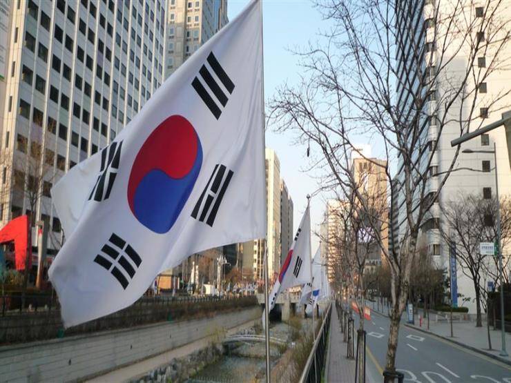 كوريا الجنوبية تخفف الحظر على الأنشطة التجارية