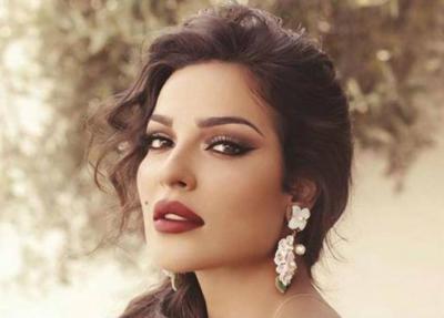 نادين نسيب نجيم تحتفل بميلادها .. وصديقتها تحضر لها مفاجئة