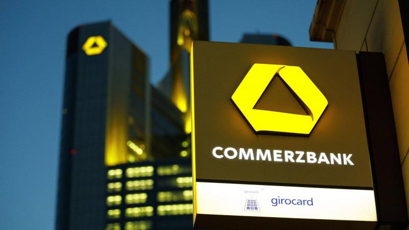Commerzbank يلغي 10 آلاف وظيفة ويغلق مئات الفروع