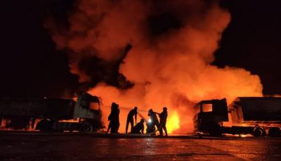 صواريخ مجهولة تستهدف مصافي تكرير النفط السوري المسروق في ريف حلب الشمالي