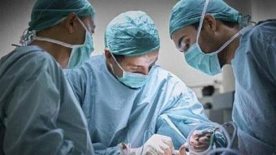 إجراء أول عملية زرع أمعاء في العالم