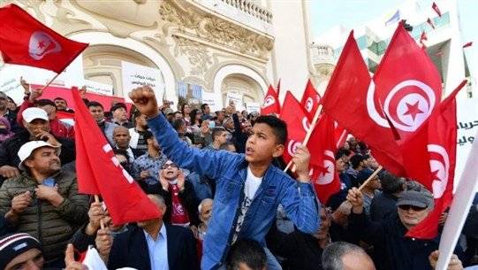 تظاهرات في تونس احتجاجاً على غلاء الأسعار والفقر
