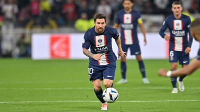 ميسي يحطم رقما قياسيا مشتركا بين رونالدو وبيليه