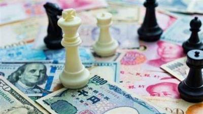 حرب عملات عالمية... سقوط مدوٍ للاسترليني والدولار يتوحش واليورو يغرق