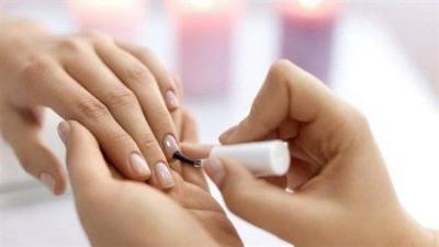 نصائح لطلاء أظافر يدوم طويلاً
