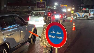 قوى الأمن تقيم حواجز لقياس نسبة الكحول وتضبط المخالفين