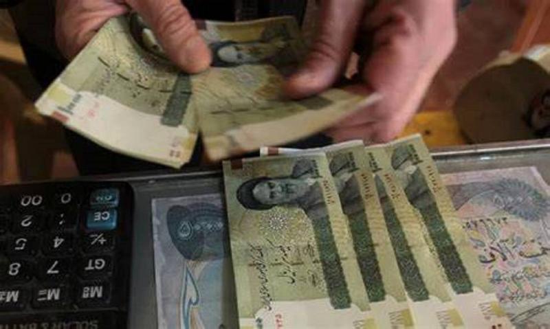 بعد تصريحات خامنئي.. العملة الإيرانية تتراجع إلى أدنى مستوى لها