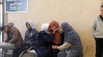 49 مريضاً وجريحاً يغادرون غزة عبر معبر رفح