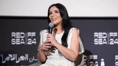 منى زكي تتوج بجائزة أفضل ممثلة عن 