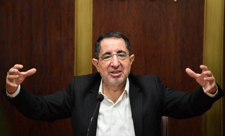 كيف علّق نائب 