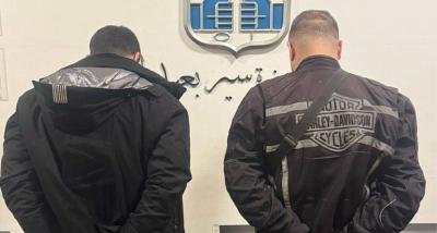 توقيف دراجين يقومان بحركات بهلوانية على الطريق