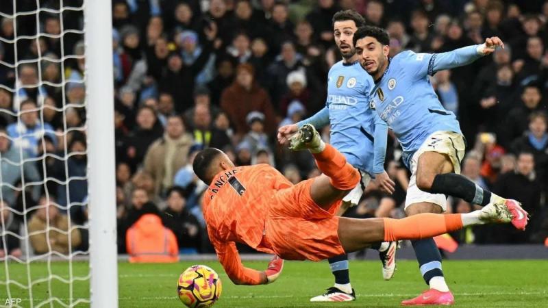 جماهير السيتي تتغنى بعمر مرموش (فيديو)