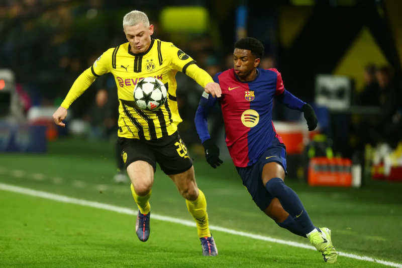 دورتموند يتقدم لدور 16 لأبطال أوروبا