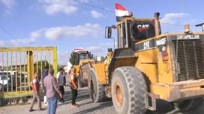 آليات تدخل غزة... وإسرائيل تضغط للإفراج عن 6 أسرى دفعة واحدة