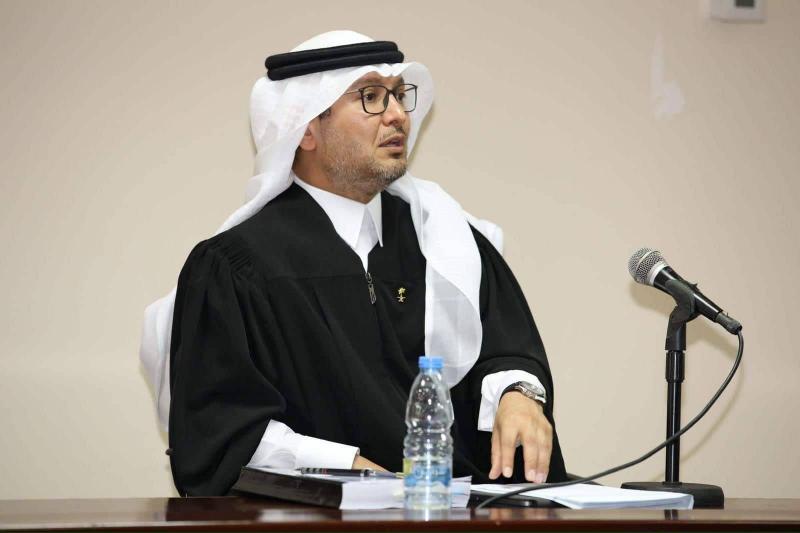 بخاري يطلع من مي الخليل على نشاطات 