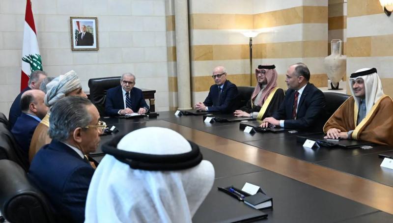 اجتماع بين سلام والسفراء العرب في لبنان