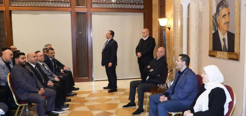 الحريري غادر إلى الإمارات