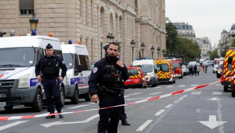 قتيل و5 جرحى بهجوم طعناً في فرنسا... وماكرون: عمل إرهابي