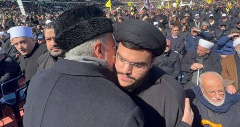 أرسلان يحضن نجل نصرالله