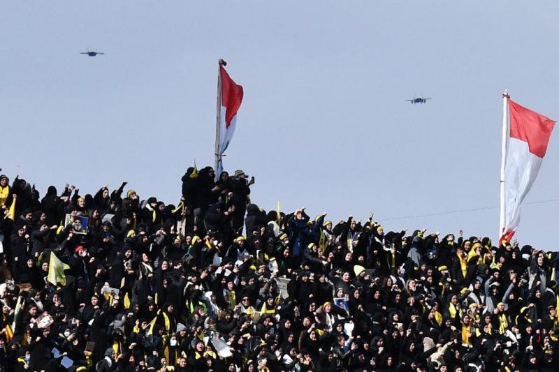 بعد التحليق الإسرائيلي أثناء مراسم التشييع... إيران تعلّق!