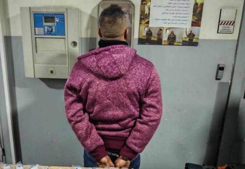 يروّج المخدرات بالقرب من الملاهي... وهذا ما ضبط بحوزته!