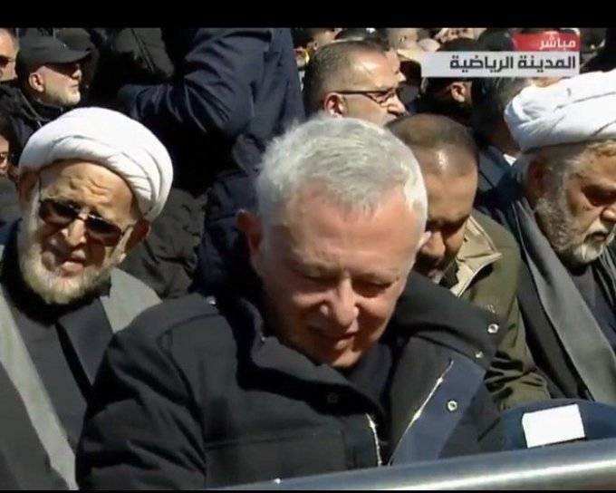 سليمان فرنجية يشارك في التشييع (صورة)