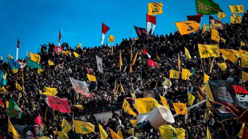 أدرعي: أين العلم اللبناني في التشييع؟