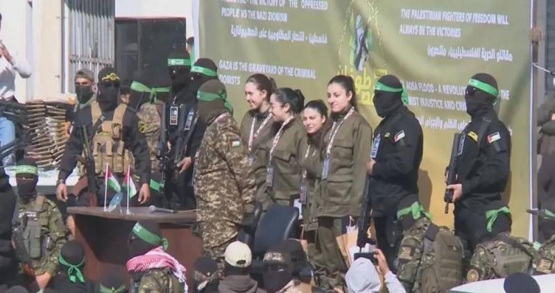 أسيرة محرّرة تروي تفاصيل عن فترة وجودها لدى 