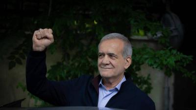 الرئيس الإيراني: نحن في حالة حرب شاملة