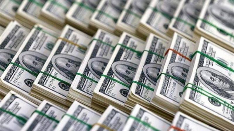 تفاجأ بـ81 تريليوناً في حسابه.. بدلاً من 280 دولاراً!