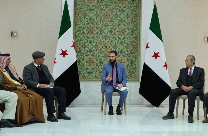 الشرع يلتقي وجهاء السويداء.. رفع العلم السوري فوق المحافظة (فيديو)