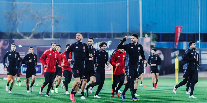 الأهلي يطالب بحكام أجانب في قمة الدوري أمام الزمالك