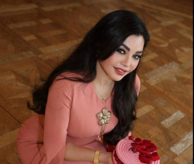 هيفاء وهبي تحتفل بعيد ميلادها