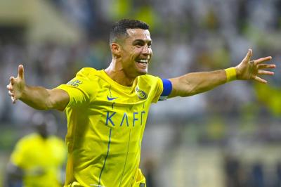 كيف تصرّف رونالدو مع اللاعب الإيراني؟ (فيديو)