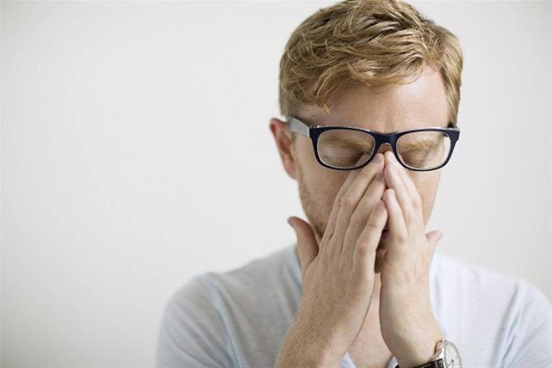 إليكم مخاطر ظهور بقع أمام العين