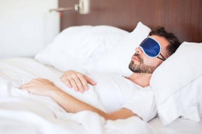 إليكم المخاطر الصحية المرتبطة بالنوم المطول
