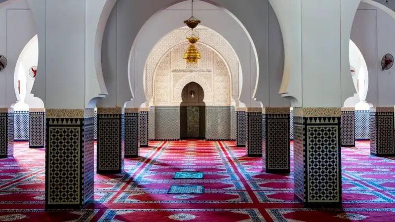 بالفيديو... صراخ ومشادة نسائية داخل مسجد تغضب المغاربة