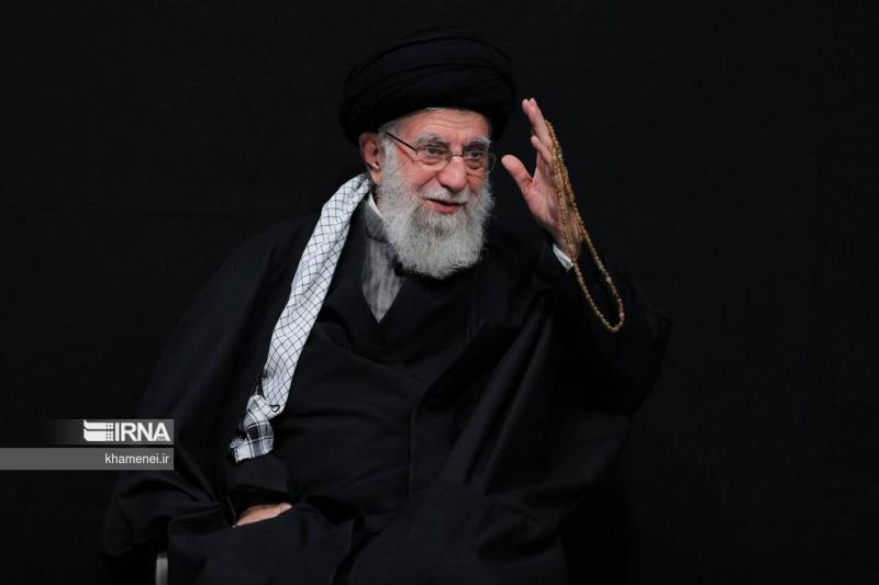 الخامنئي: السبيل الأوحد هو المقاومة