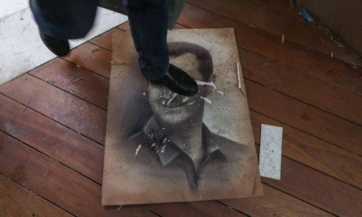 عناد الأسد ساهم في الإطاحة به.. هذا ما كشفته 
