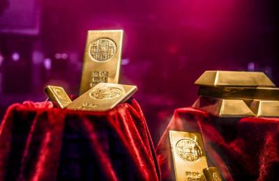 بعد تسجيله مستوىً تاريخيّاً الأسبوع الماضي... كم بلغ سعر الذهب اليوم؟