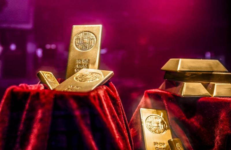 بعد تسجيله مستوىً تاريخيّاً الأسبوع الماضي... كم بلغ سعر الذهب اليوم؟