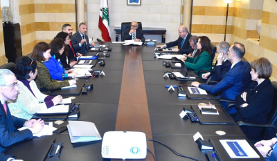 رئيس الحكومة يبحث في مشروع إعادة إعمار البنى التحتية
