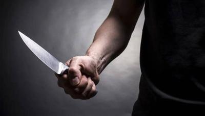 طعنها خطيبها السابق بعد أن رفضت العودة إليه