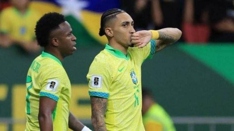 بالفيديو.. اشتباك علني بين رافينيا وفينيسيوس