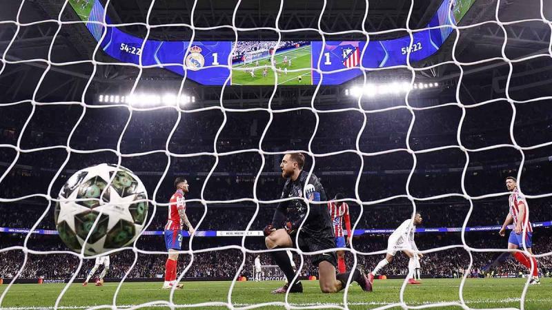 أتليتكو مدريد يشتكي 4 نجوم من ريال مدريد إلى 
